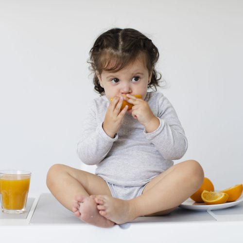 Leite e sólidos: como a dieta do bebê previne doenças