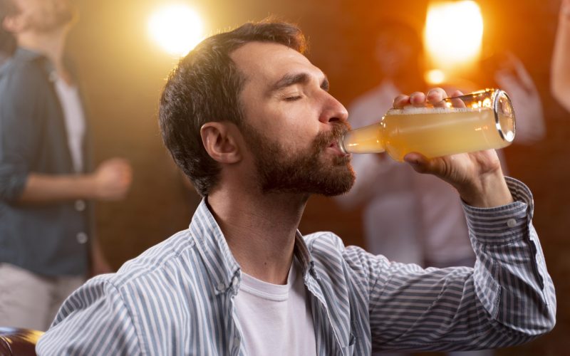 Bebida barata, risco alto: metanol e cegueira